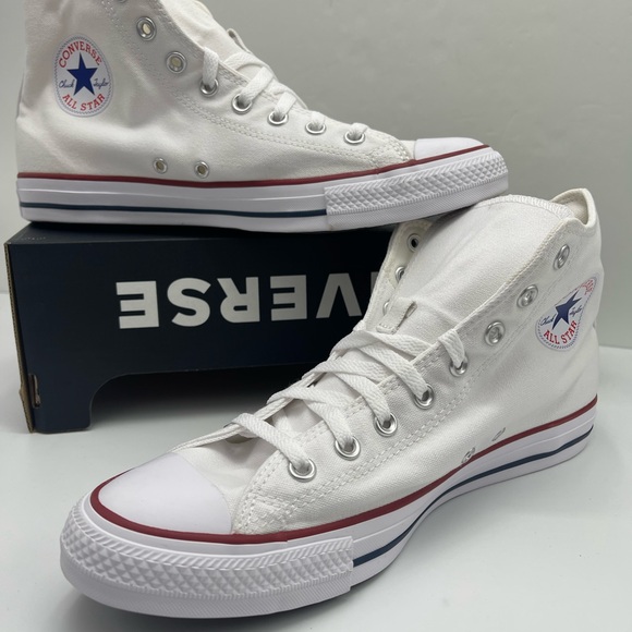 Converse Men’s Chuck Taylor All Star White High Top Shoes
Whit High-Top Sneakers - Picture 12 of 16